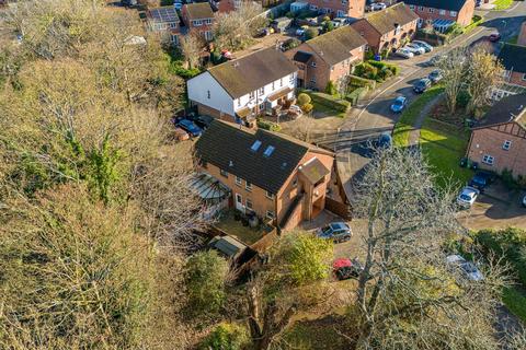 5 Bridgestone Drive, Bourne End, SL8 5XG