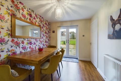 24 Barnstaple Close, Northampton, NN3 3BH
