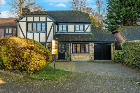 4 bedroom detached house for sale, Kipings, Tadworth, Surrey, KT20