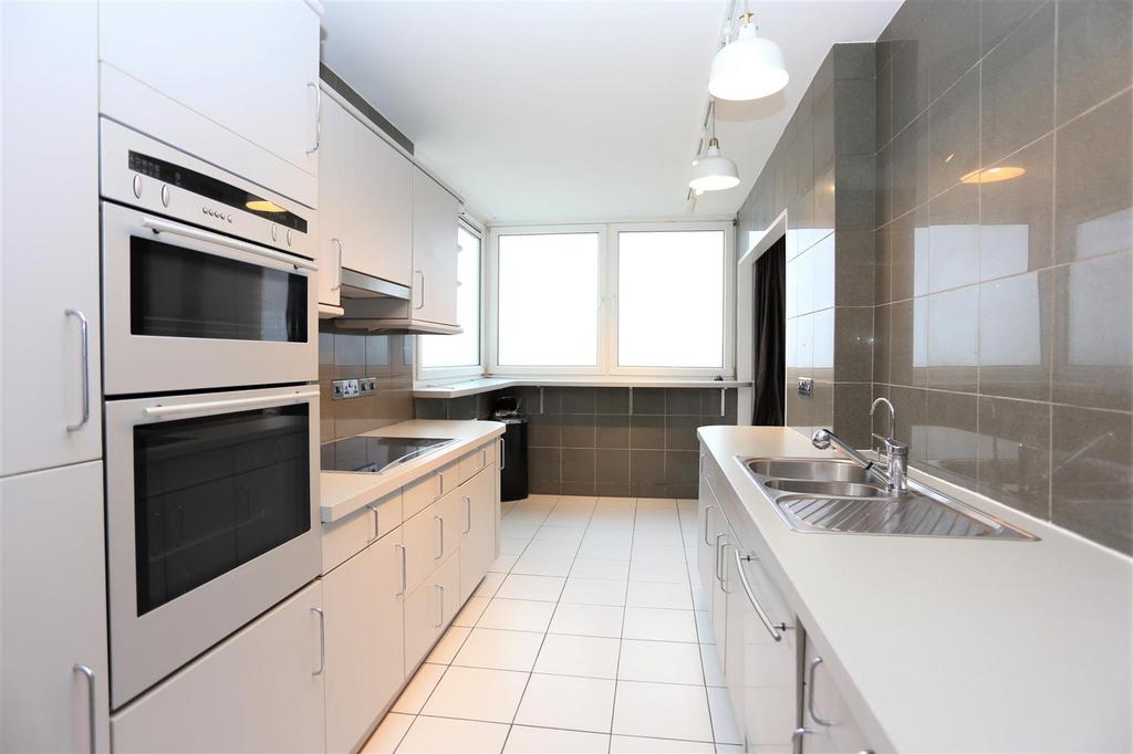 17e Sussex Heights- NEW pics (11).JPG