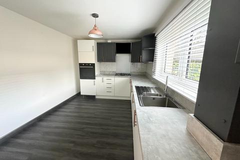 3 bedroom terraced house to rent, Cockenzie Street, Glasgow