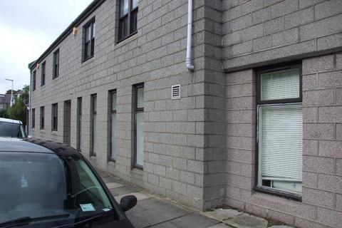 2 bedroom flat to rent, Calsayseat Road, Kittybrewster, Aberdeen, AB25