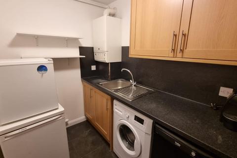 2 bedroom flat to rent, Calsayseat Road, Kittybrewster, Aberdeen, AB25