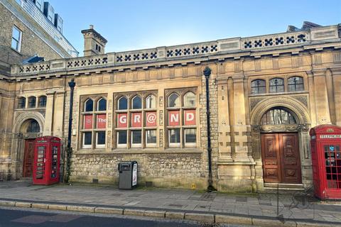 Leisure facility to rent, King Street, Gravesend