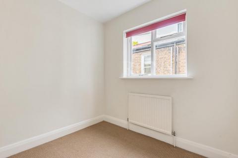 2 bedroom flat to rent, Donaldson Road, London, NW6