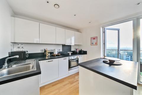 2 bedroom apartment for sale, Loch Crescent, Edgware, Middlesex