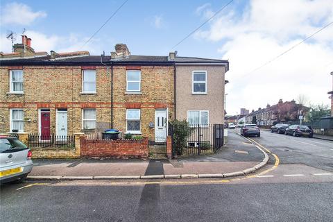 3 bedroom terraced house to rent, Vicarage Road, Croydon, CR0