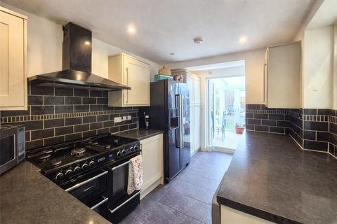 3 bedroom terraced house to rent, Vicarage Road, Croydon, CR0