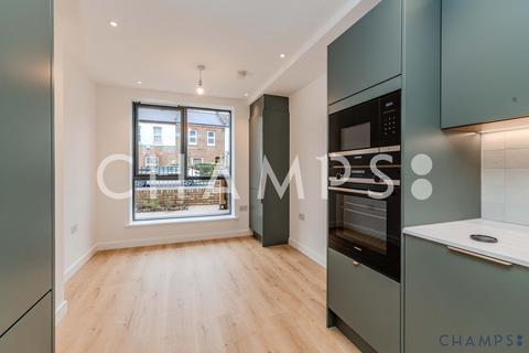 3 bedroom houseboat to rent, 35 Felix Road, London, W13