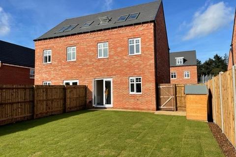 3 bedroom semi-detached house to rent, Stafford Way, Rackheath NR13