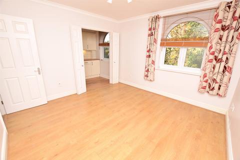 1 bedroom apartment for sale, Rushdon Court, Romford RM1