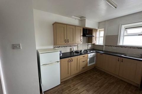 3 bedroom flat to rent, St. Johns Road, Huddersfield HD1