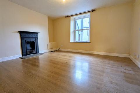 3 bedroom terraced house to rent, North Street, South Molton