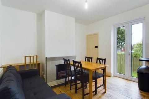 4 bedroom terraced house to rent, Barnett Road Brighton