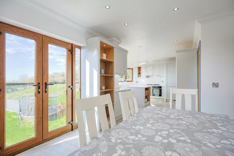 5 bedroom detached house for sale, 4 Castle Court, Kidwelly