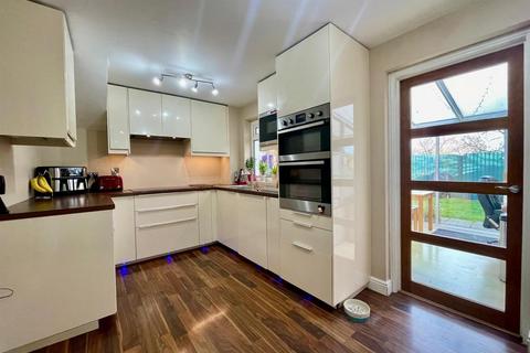 3 bedroom link detached house for sale, Humber Road, Ferndown