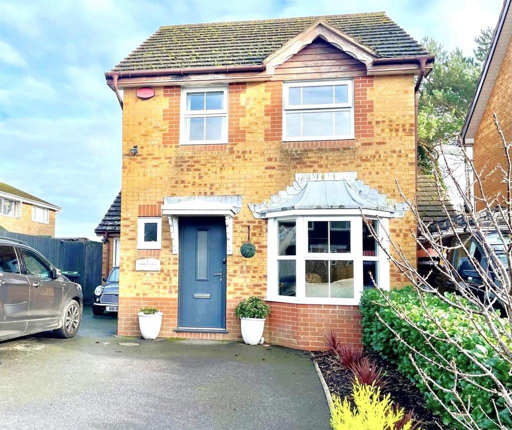 Humber Road, Ferndown 3 bed link detached house for sale - £350,000