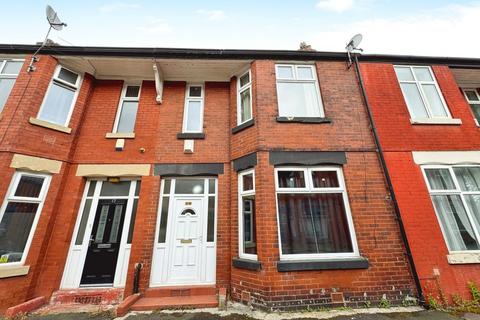 4 bedroom terraced house to rent, Wallace Avenue, Manchester, M14