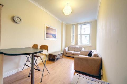 2 bedroom flat to rent, Tower House, Tower Street, Cirty Centre