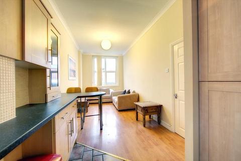 2 bedroom flat to rent, Tower House, Tower Street, Cirty Centre