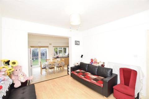 4 bedroom semi-detached house to rent, Tudor Court South, Wembley