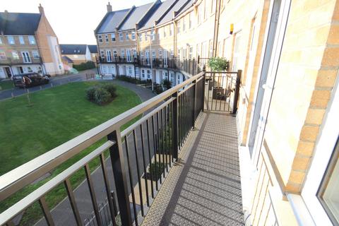 4 bedroom townhouse to rent, School Avenue, Basildon