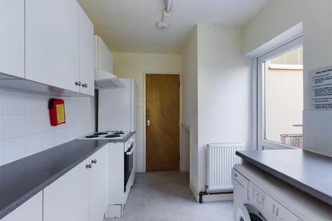 4 bedroom terraced house to rent, Carlyle Street, Brighton