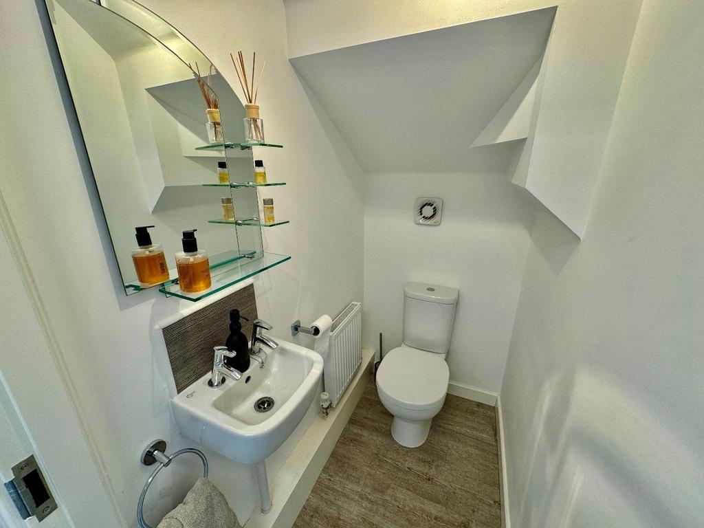 Ground floor w.c.