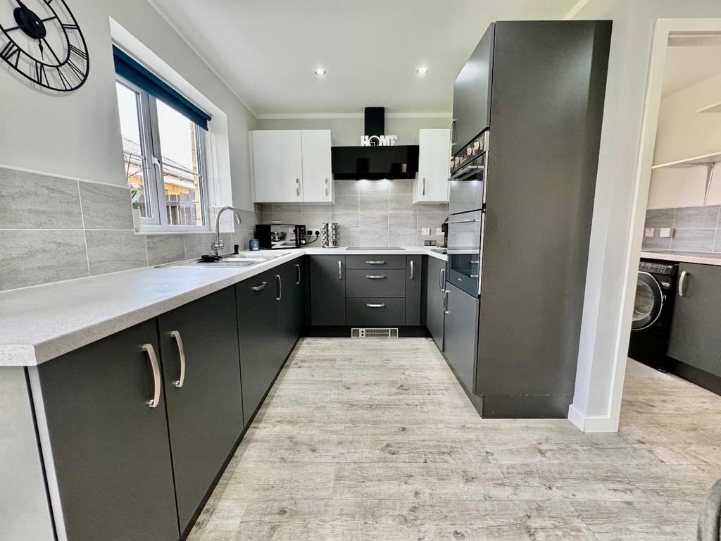 Kitchen/Dining area