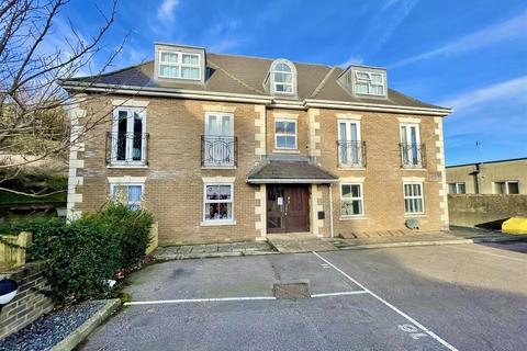 3 bedroom flat for sale, Church Hill, Newhaven