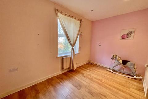 3 bedroom flat for sale, Church Hill, Newhaven