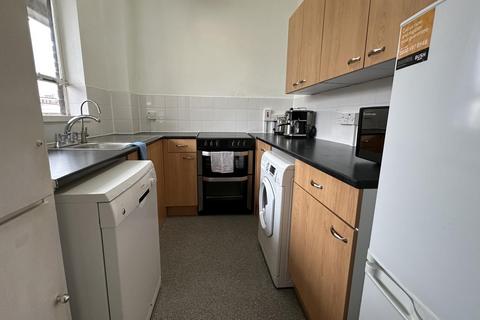 1 bedroom flat to rent, Bevin Court, Islington, WC1X