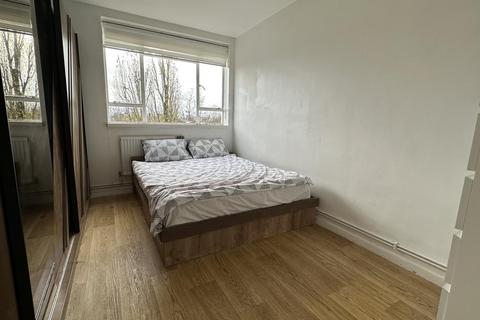 1 bedroom flat to rent, Bevin Court, Islington, WC1X