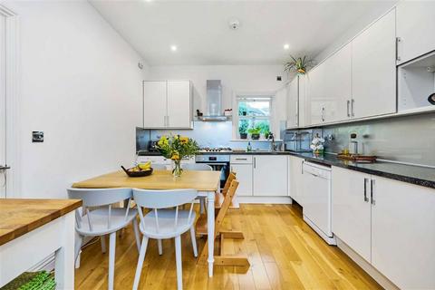 3 bedroom flat for sale, Arbuthnot Road, London SE14