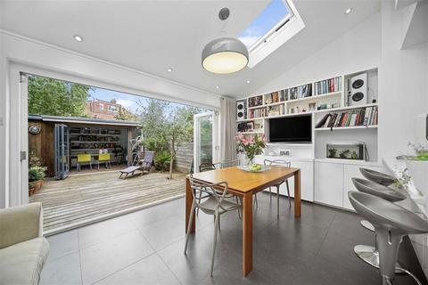 4 bedroom house to rent, Winchendon Road, Teddington TW11