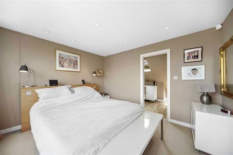 4 bedroom house to rent, Winchendon Road, Teddington TW11