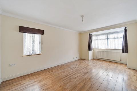 25 Coniston Road, Coulsdon, CR5 3BS