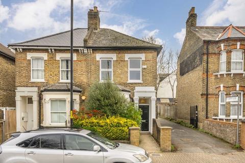 2 bedroom flat to rent, Barry Road, London SE22