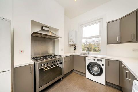 2 bedroom flat to rent, Barry Road, London SE22