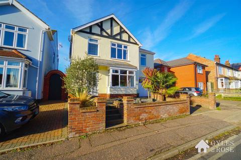 4 bedroom detached house for sale, Bourne Road, Colchester