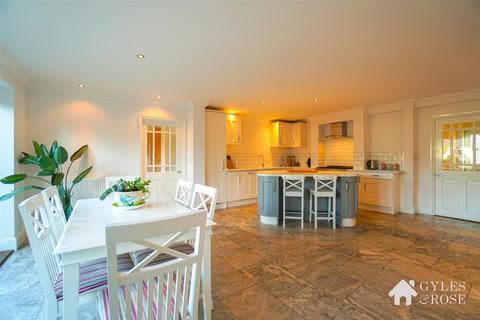 4 bedroom detached house for sale, Bourne Road, Colchester