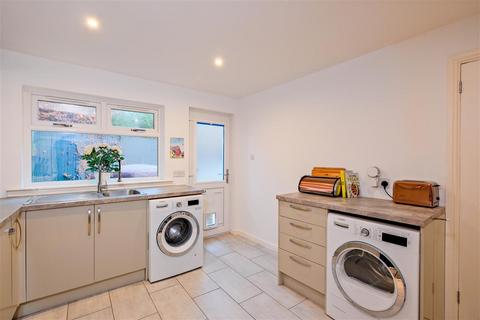 11 Angle Street, Stonehouse, Larkhall, ML9 3LB