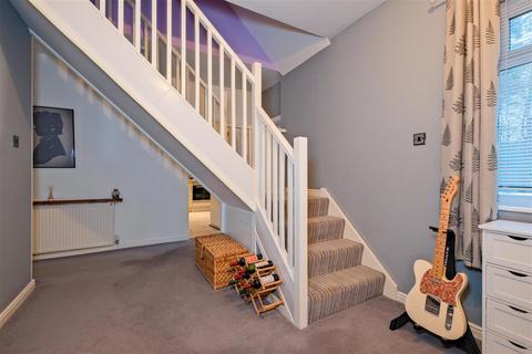 11 Angle Street, Stonehouse, Larkhall, ML9 3LB