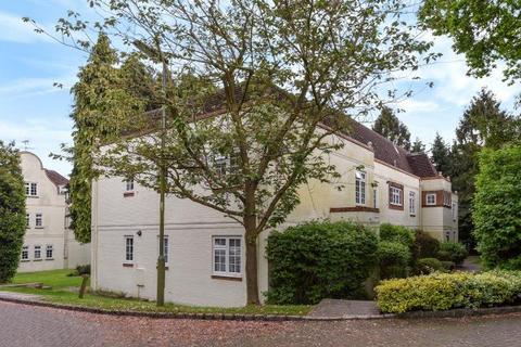 undefined, Lightwater,  Surrey,  GU18