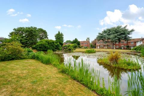 undefined, Lightwater,  Surrey,  GU18
