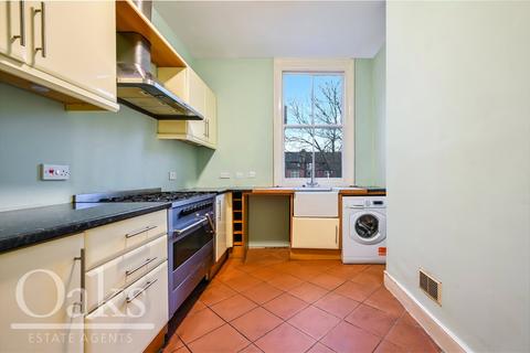 2 bedroom apartment to rent, Holmesdale Road, South Norwood