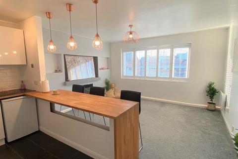 2 bedroom flat to rent, Regent House, 391 Birmingham Road, Sutton Coldfield, West Midlands, B72