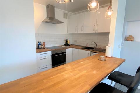 2 bedroom flat to rent, Regent House, 391 Birmingham Road, Sutton Coldfield, West Midlands, B72