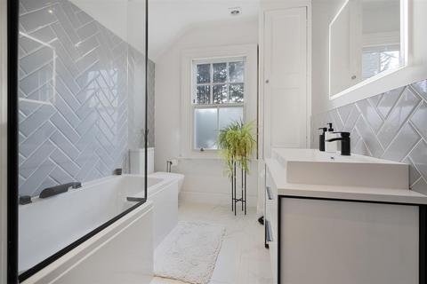 14 Spring Gardens, South Ascot, Ascot, SL5 9DQ