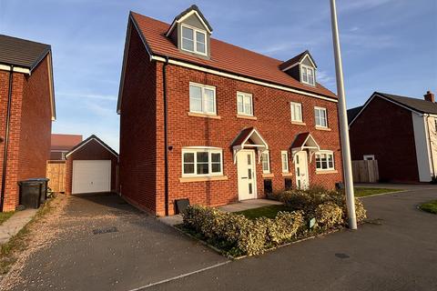 4 bedroom townhouse to rent, Anslow Road, Wellesbourne